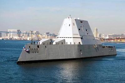 Mỹ cố gắng cứu vãn 'dự án thảm họa' tàu khu trục Zumwalt bằng vũ khí mới