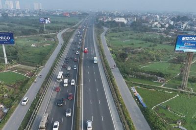 Tài xế, chuyên gia nói gì về đề xuất 'làn vượt xe' trên cao tốc?