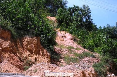 Bao giờ xử lý điểm nứt đồi uy hiếp đường huyết mạch ở Huế?