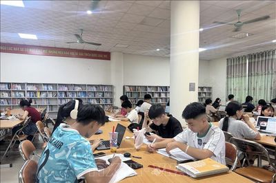 Học sinh vui hè trong 'ngôi nhà tri thức'