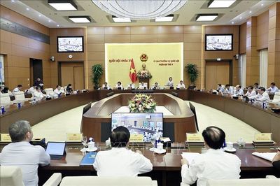 Hoàn thiện cơ chế điều tiết, thúc đẩy thị trường bất động sản phát triển lành mạnh