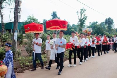 Những phong tục mới