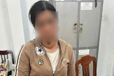 Bắt người phụ nữ trộm túi xách trong bãi giữ xe bệnh viện
