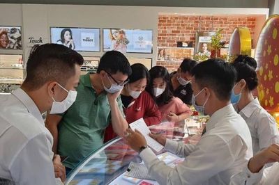 Khi niềm tin bị thử lửa - Bài 1: 'Tấm hộ chiếu' của kim cương mất giá trị