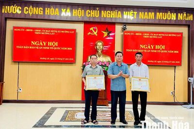 Nâng cao kiến thức pháp luật cho già làng, trưởng bản, người có uy tín ở khu vực biên giới