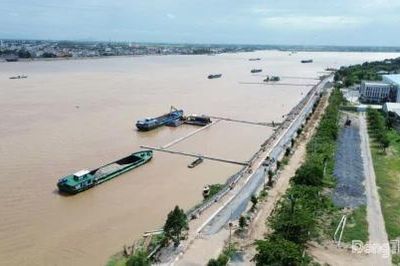 Kè chống xói lở bờ sông Tiền, xã Thường Phước dự kiến vượt tiến độ hơn 3 tháng