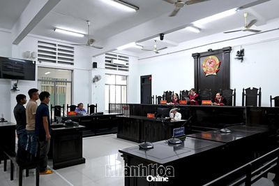 Giảm án cho 3 bị cáo đánh, bắt giữ người vì nghi ngờ trộm tôm trong đìa