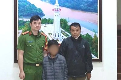 Công an xã Bắc Hà nhanh chóng xác minh, đưa trẻ đi lạc về với người thân