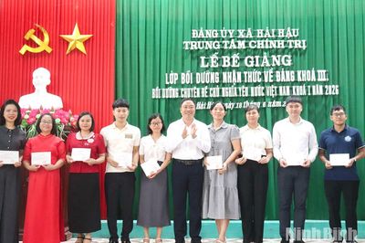 Thực hiện quyết liệt, đồng bộ các giải pháp phát triển đảng viên trong giai đoạn mới