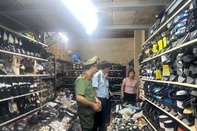 Quyết liệt ngăn chặn buôn lậu, hàng giả, bảo vệ quyền lợi người tiêu dùng