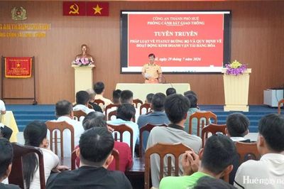 Đồng hành cùng doanh nghiệp vận tải xây dựng văn hóa giao thông