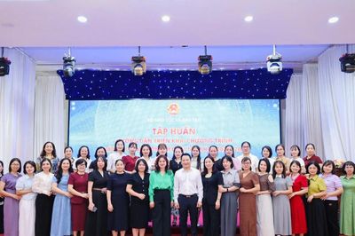 Giảm tải hồ sơ, sổ sách, cắt giảm các hoạt động hình thức để giáo viên tập trung vào nhiệm vụ nuôi dưỡng, chăm sóc và giáo dục trẻ