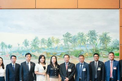 Phó Chủ nhiệm Ủy ban Kinh tế và Tài chính Đoàn Thị Thanh Mai tiếp Đoàn Ủy ban Kinh tế, Tài chính, Ngân hàng và Kiểm toán của Quốc hội Campuchia