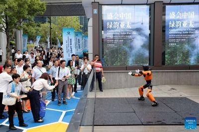 Mỹ cấm nhập khẩu robot hình người của Trung Quốc