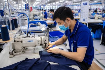Ưu đãi thuế mở rộng dư địa cho doanh nghiệp, tiếp sức tăng trưởng và tiêu dùng