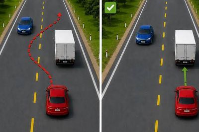 Cục CSGT đề xuất không cho mượn làn ngược chiều để vượt xe