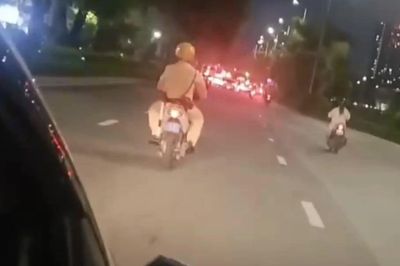 Mở đường cho xe taxi chở bệnh nhân cấp cứu kịp thời