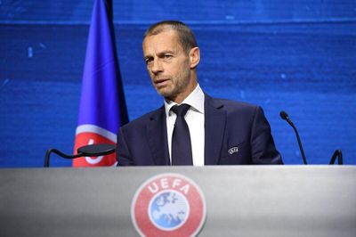 UEFA công khai chống đối FIFA?