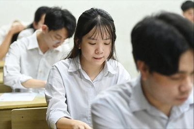 Đề xuất phạt giáo viên dạy thêm chính học sinh của mình tới 20 triệu: Chuyên gia nói gì?
