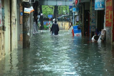 Cảnh báo mưa dông, lốc sét khu vực nội thành Hà Nội, nhiều điểm có nguy cơ ngập úng