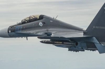 10 tiêm kích Su-30SM2 Nga xuất kích sát sườn NATO