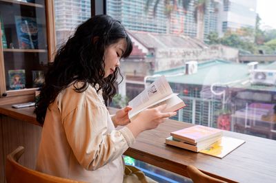 Cách 'vượt chướng ngại' khi đọc tác phẩm kinh điển