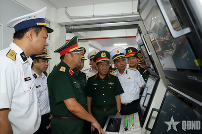 Thượng tướng Phạm Hoài Nam kiểm tra 2 đơn vị Hải quân