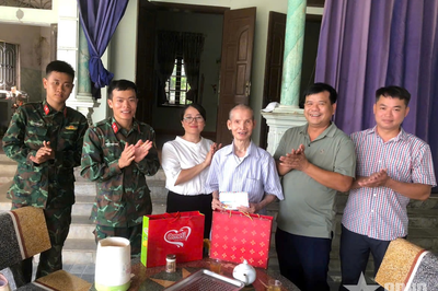 Thắm tình quân dân