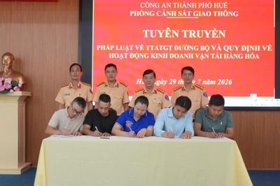 Huế tuyên truyền pháp luật giao thông cho doanh nghiệp vận tải