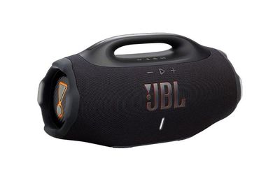 Loa JBL dùng pin và loa phải cắm điện khác nhau ra sao?