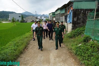 Khảo sát địa điểm tổ chức Chương trình 'Thắp sáng đường biên - Đường cờ Tổ quốc' tại xã Trà Lĩnh, tỉnh Cao Bằng