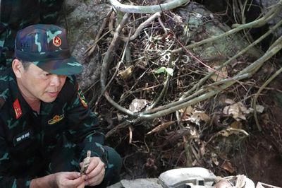 Đà Nẵng xác minh 17 hài cốt chôn cùng súng AK, M79