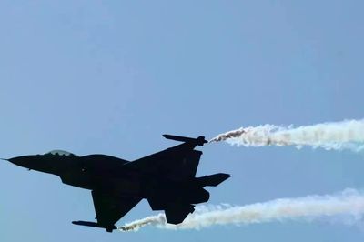 Tiêm kích F-16 Ukraine rơi khi chặn hỏa lực Nga