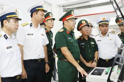 Hải quân Việt Nam cần phát triển nhiều loại vũ khí công nghệ cao