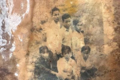 Thêm hai bức ảnh được tìm thấy trong mộ tập thể liệt sĩ ở Đồng Nai