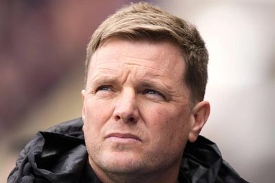 Newcastle bất ngờ thay HLV trưởng