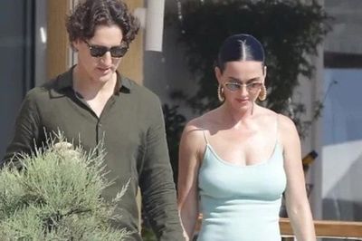 Sốt loạt ảnh Katy Perry và cựu thủ tướng Canada