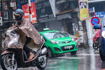 Dự báo thời tiết 30/7: Miền Bắc còn mưa giông cục bộ, Hà Nội chỉ 33 độ