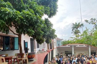 3 anh em họ ở Hưng Yên xây nhà chung sân, chung cổng trên mảnh đất 1.400m2