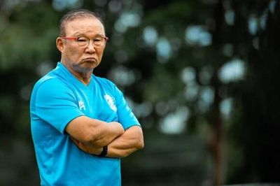 HLV Park Hang Seo suýt ăn thua đủ với đối thủ ở Thái Lan