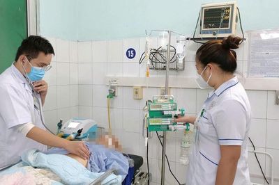 Mưa nắng thất thường kích hoạt cơn đột quỵ