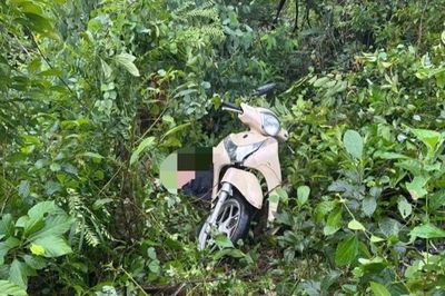 Đi xe máy lên chùa, hai mẹ con lao xuống vực, một người tử vong
