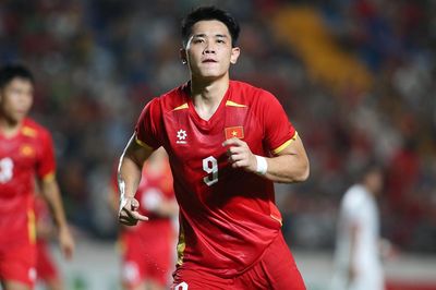 Tuyển Việt Nam: Lý do HLV Kim Sang Sik 'quay xe' với Đình Bắc