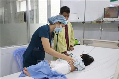 Bé trai 4 tuổi qua cơn nguy kịch sau thời gian dài chỉ uống sữa tươi