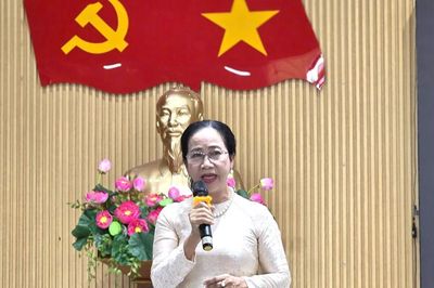 Khi luật dân số không còn chỉ là chuyện sinh bao nhiêu con