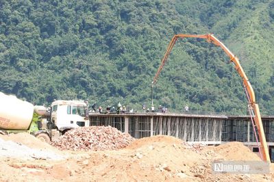 Nghệ An: Chạy đua với thời gian, đẩy nhanh tiến độ trường liên cấp vùng biên