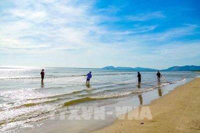Hoàn thiện thể chế để xây dựng Việt Nam trở thành quốc gia biển mạnh