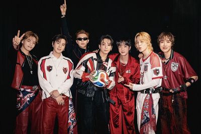 Cuộc đối đầu giữa fan BTS và Grammy tiếp tục leo thang