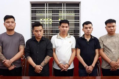 Khởi tố 5 tài xế chở người nhập cảnh trái phép