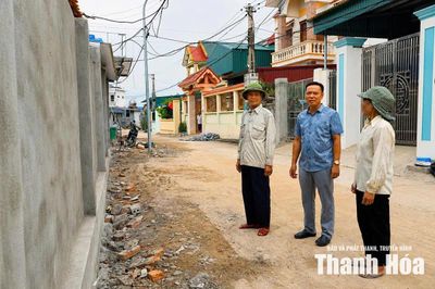 Vì việc làng, 'đất vàng' cũng hiến